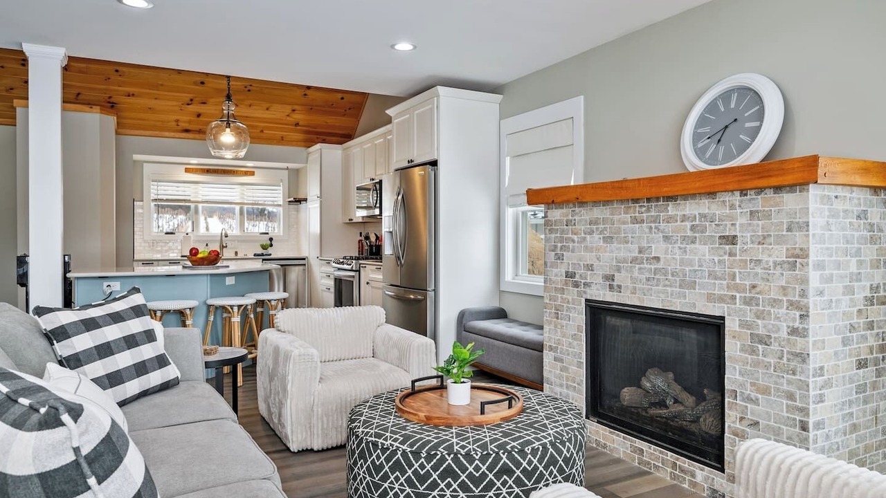Photo of Livingroom in Holcomb