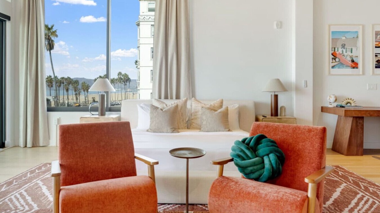 Photo of Livingroom in Los Angeles County