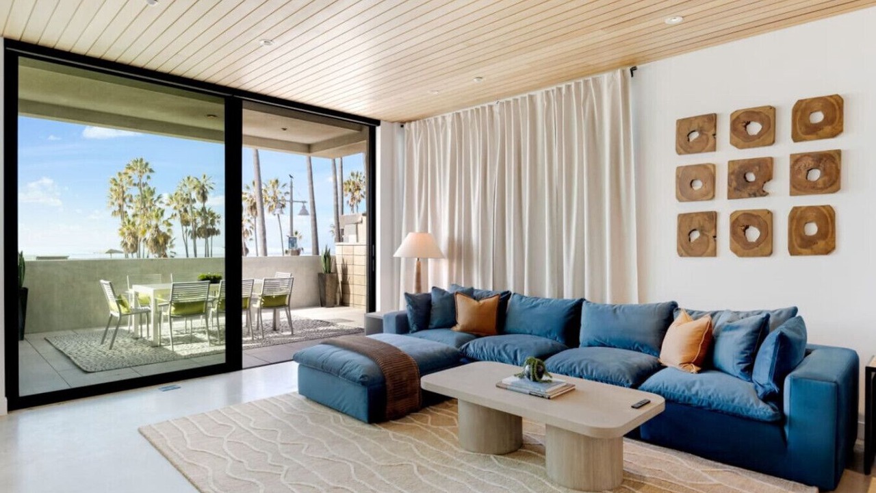 Photo of Livingroom in Los Angeles County