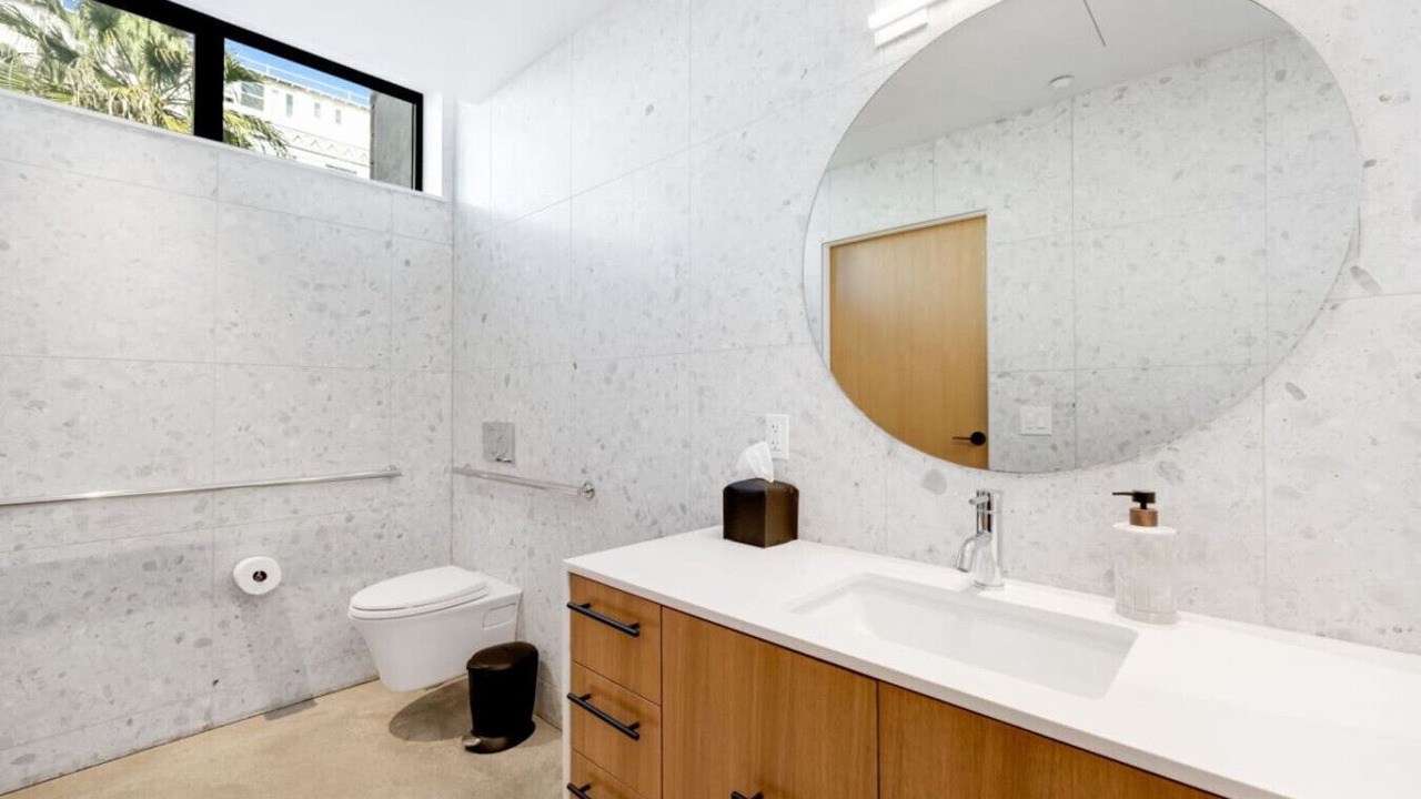 Photo of Bathroom in Los Angeles County