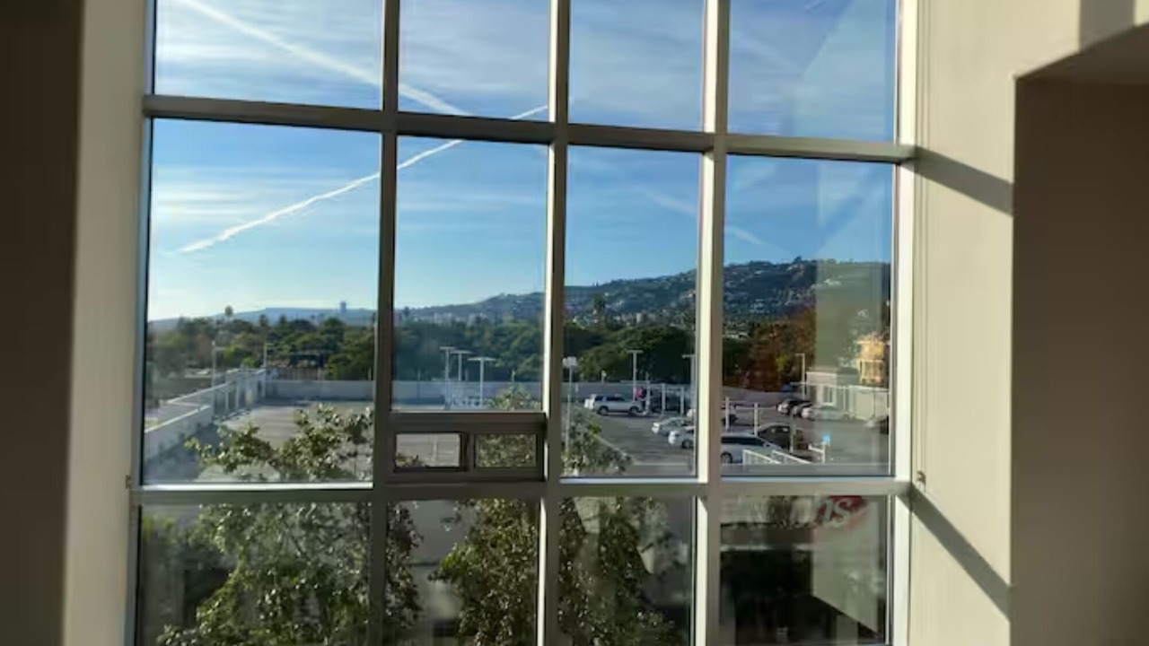 Photo of Others in Hollywood