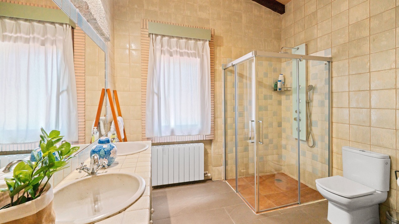 Photo of Bathroom in Amer