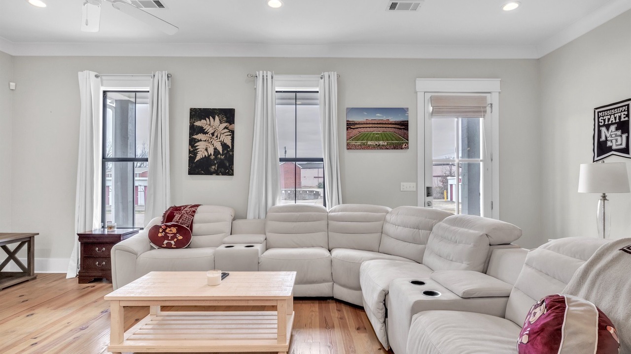 Photo of Livingroom in Starkville