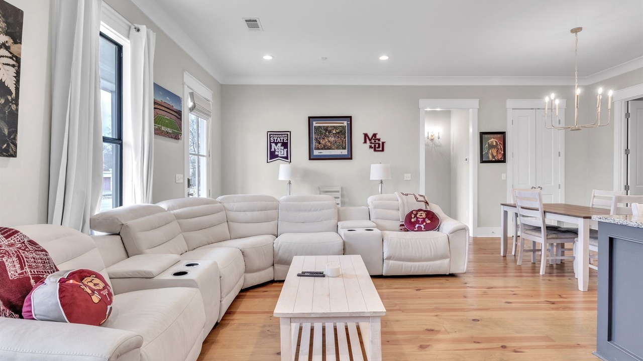 Photo of Livingroom in Starkville