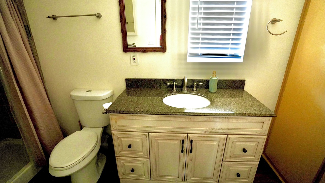 Photo of Bathroom in Lake Elsinore
