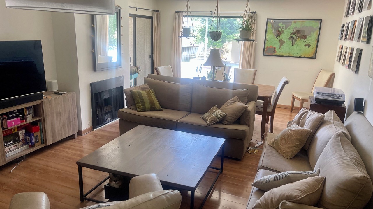 Photo of Livingroom in West Los Angeles