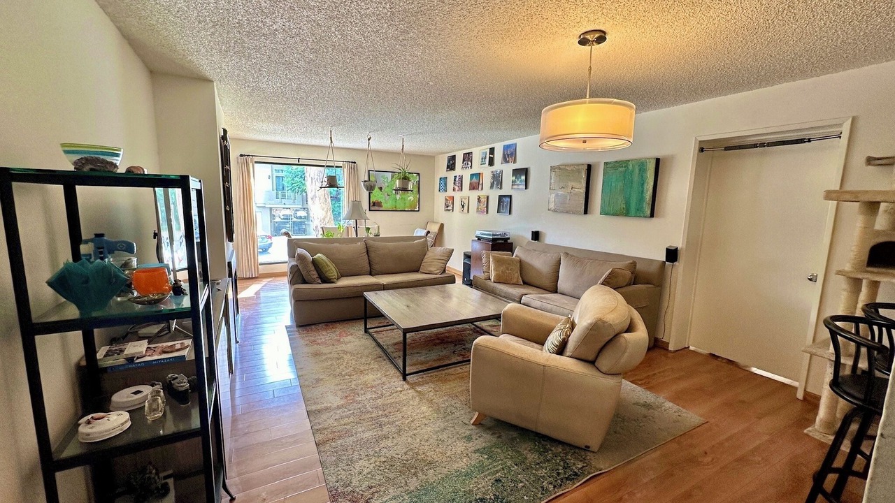 Photo of Livingroom in West Los Angeles