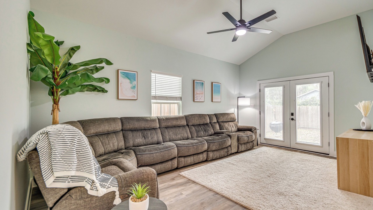 Photo of Bedroom in Sanders Beach