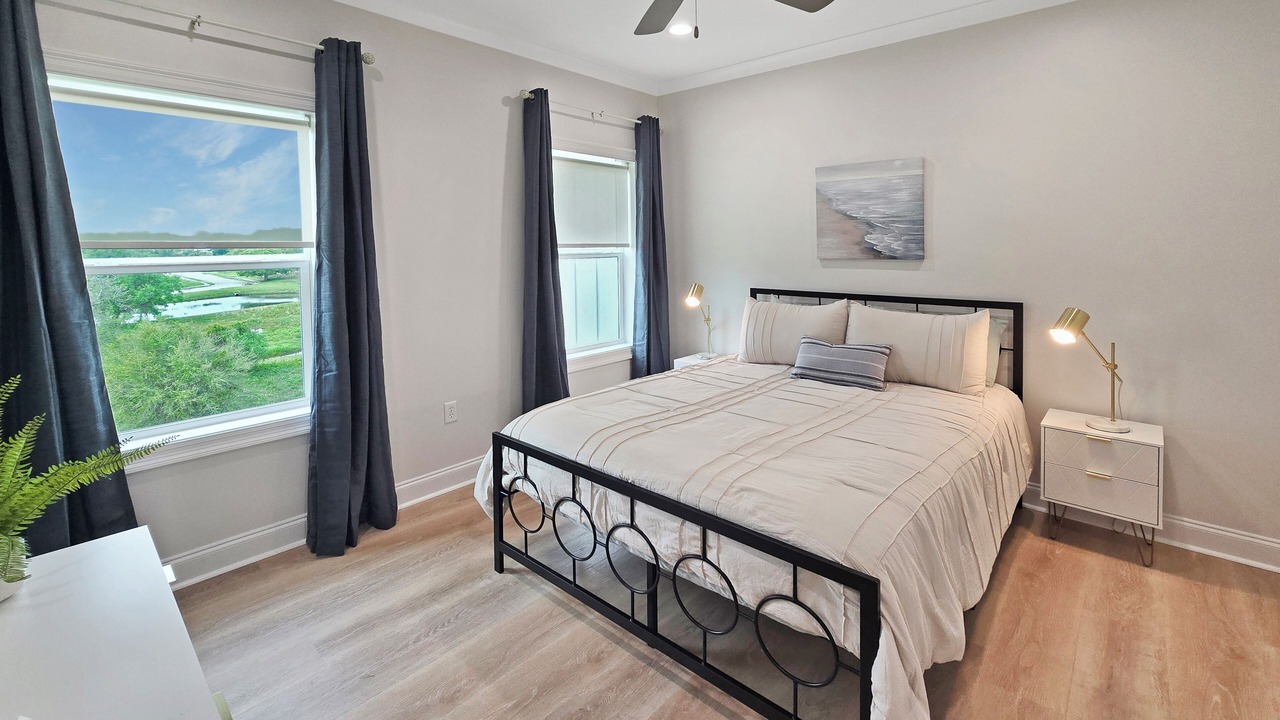 Photo of Bedroom in Long Beach