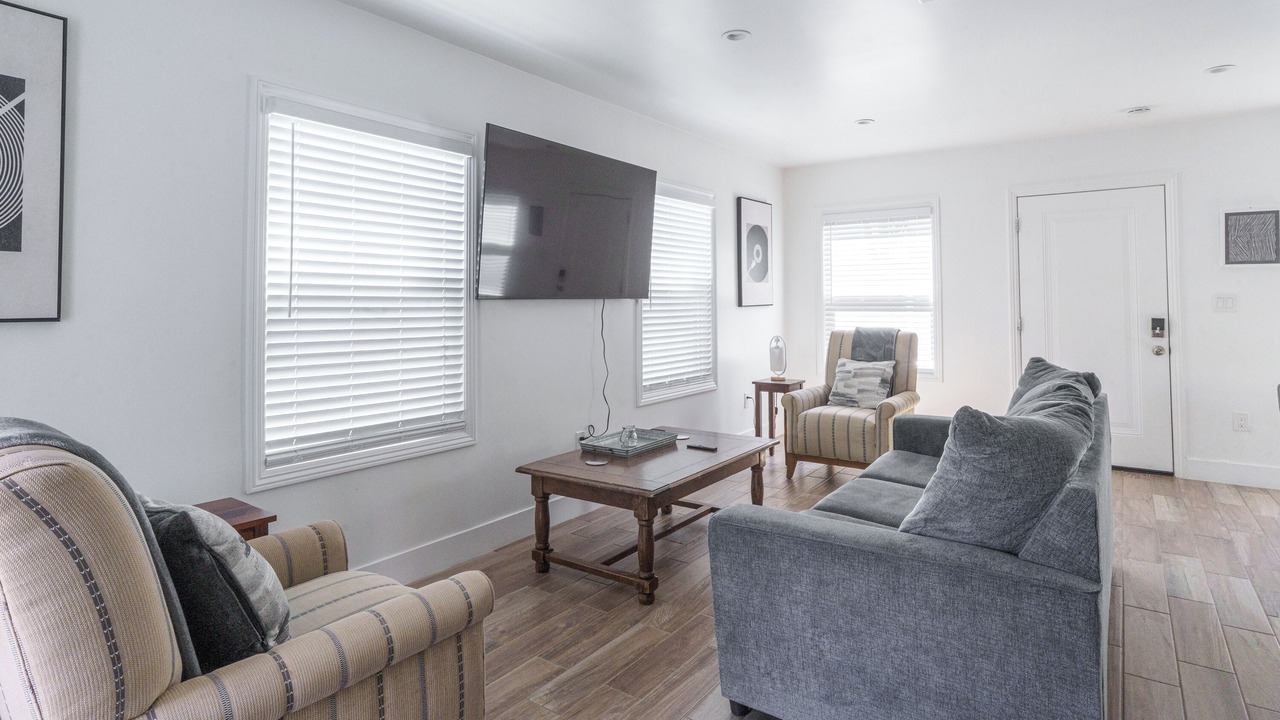 Photo of Livingroom in Downtown
