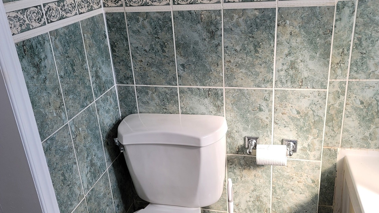 Photo of Bathroom in Teaneck