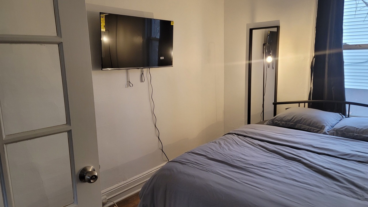 Photo of Bedroom in Teaneck