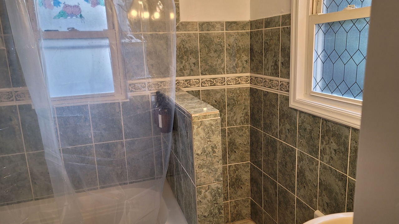 Photo of Bathroom in Teaneck