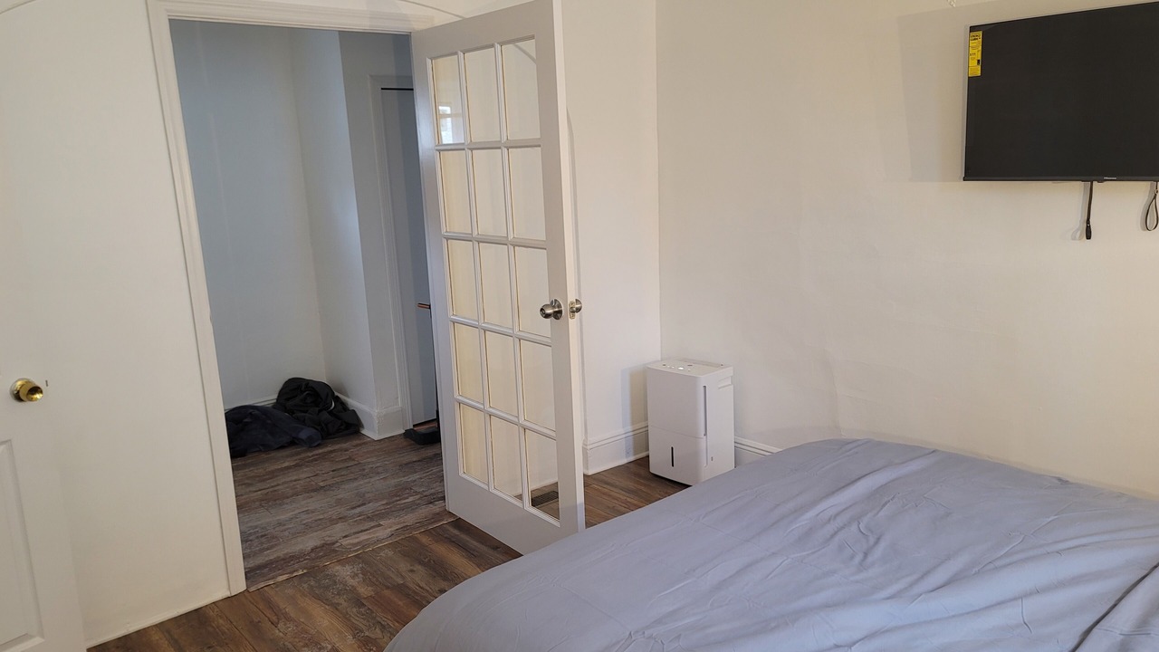 Photo of Bedroom in Teaneck