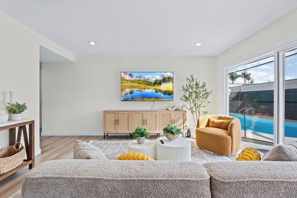 Photo of Livingroom in Hawthorne