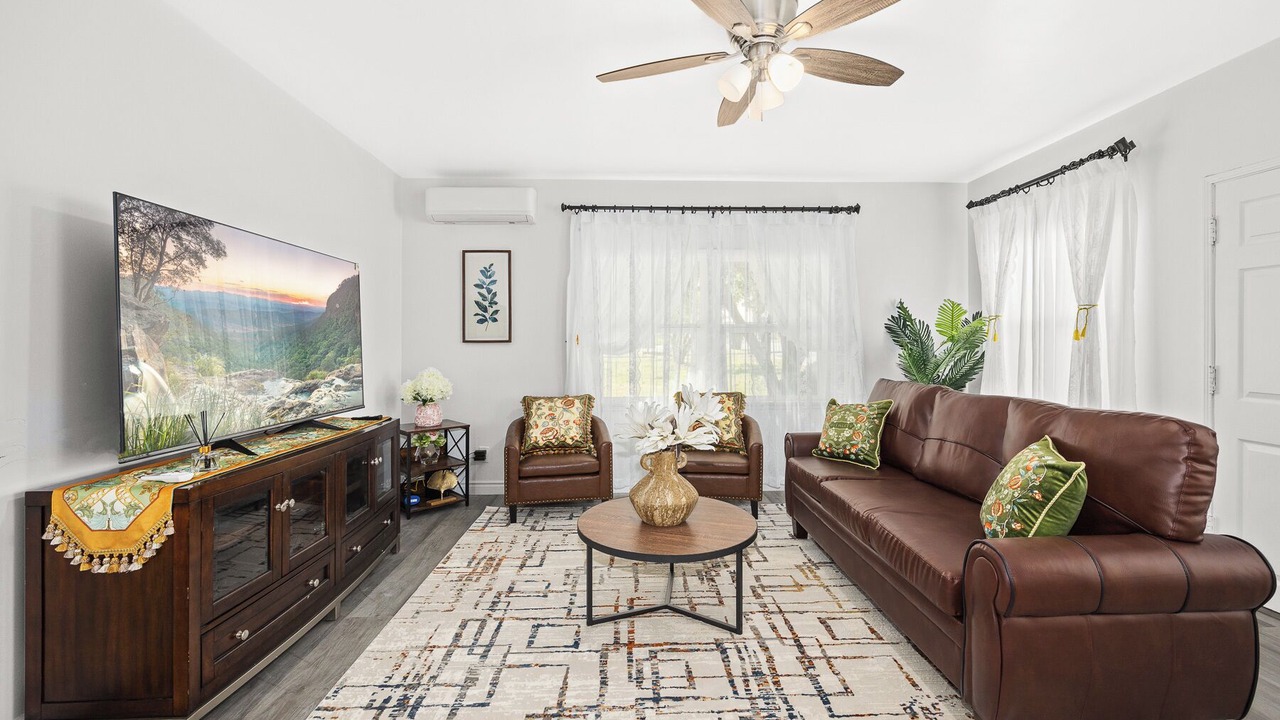 Photo of Livingroom in Lake Elsinore
