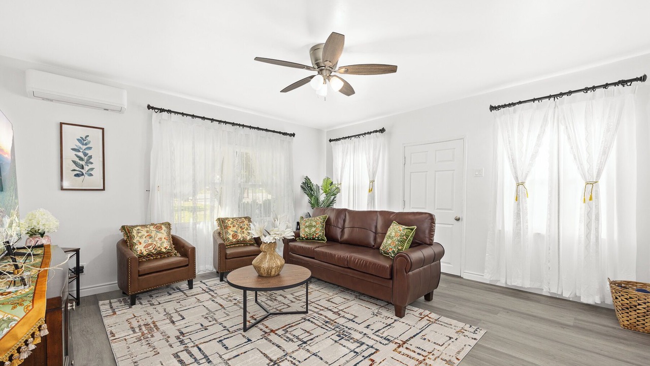 Photo of Livingroom in Lake Elsinore
