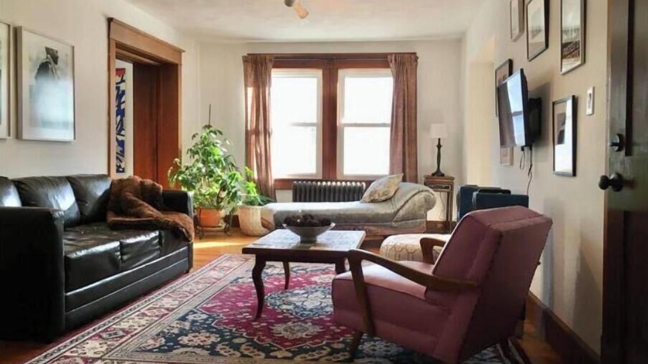 Photo of Livingroom in Roxbury