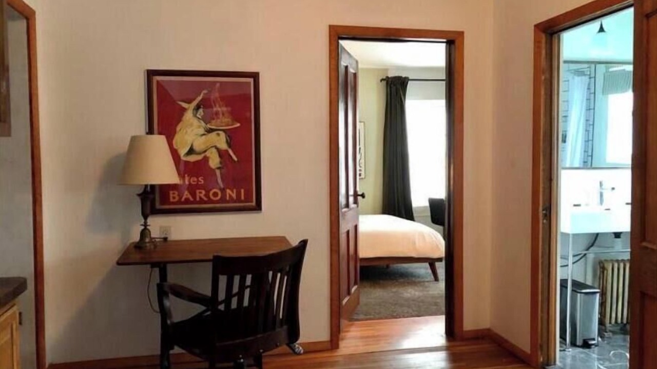 Photo of Bedroom in Roxbury