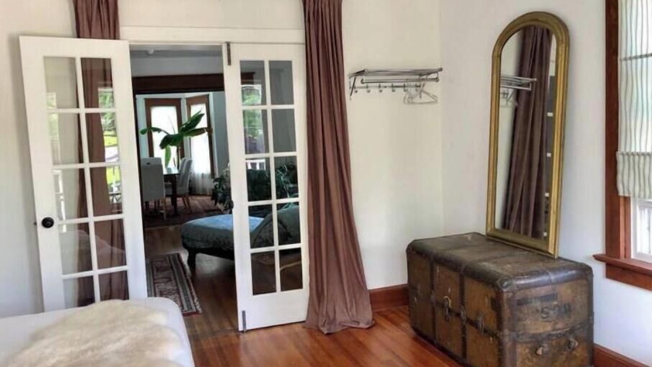 Photo of Bedroom in Roxbury