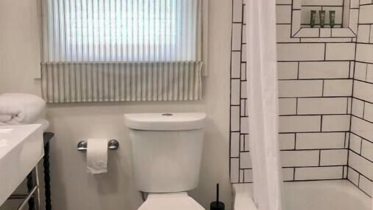 Photo of Bathroom in Roxbury