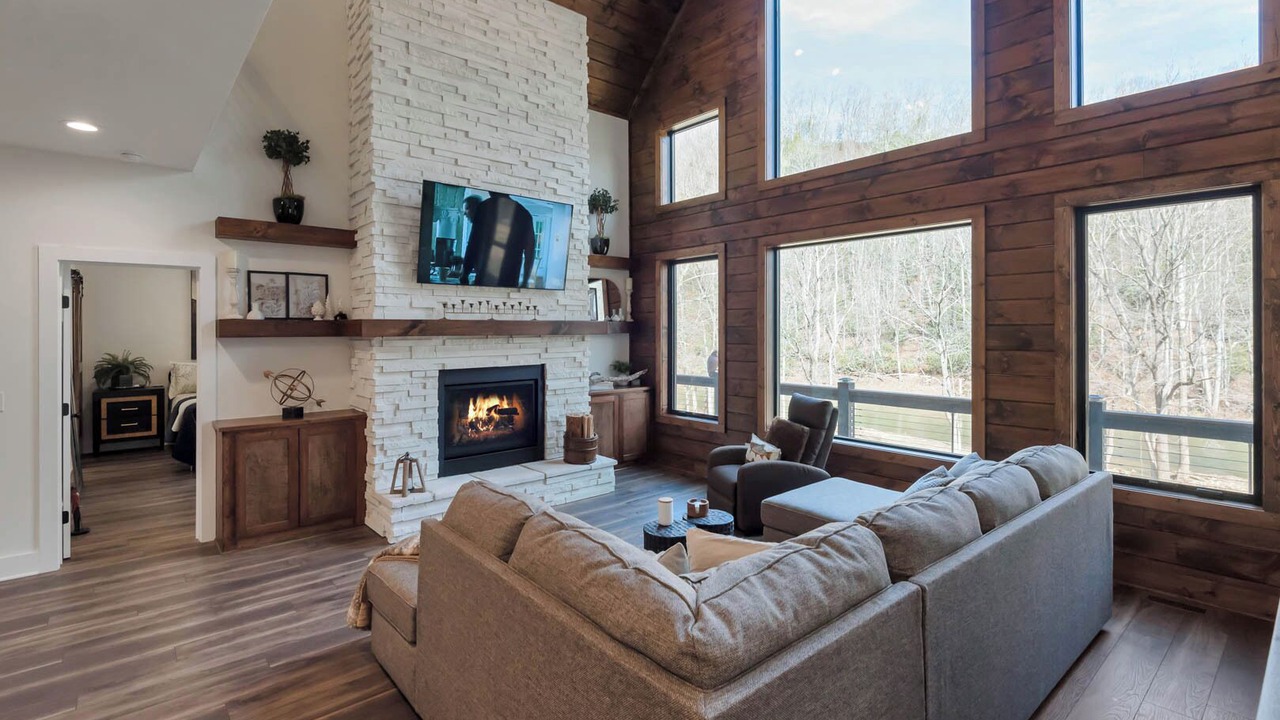 Photo of Livingroom in Lansing