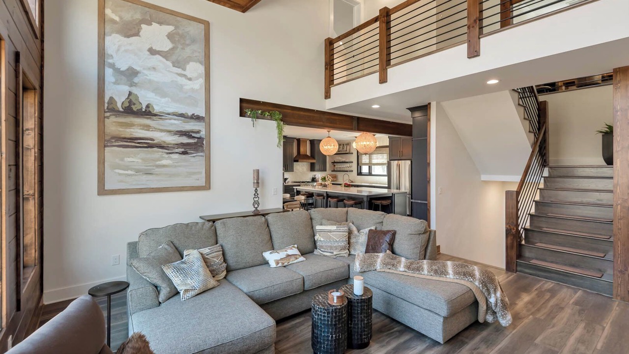 Photo of Livingroom in Lansing