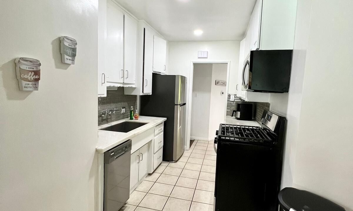 Photo of Kitchen in Lake Balboa