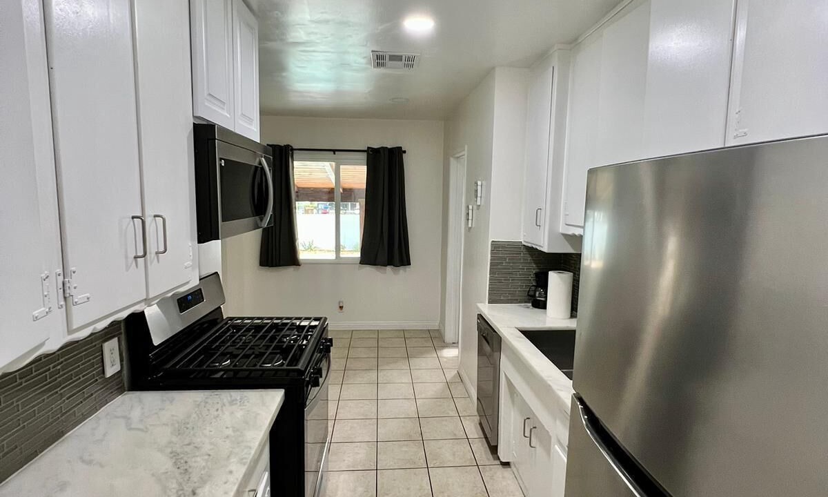 Photo of Kitchen in Lake Balboa