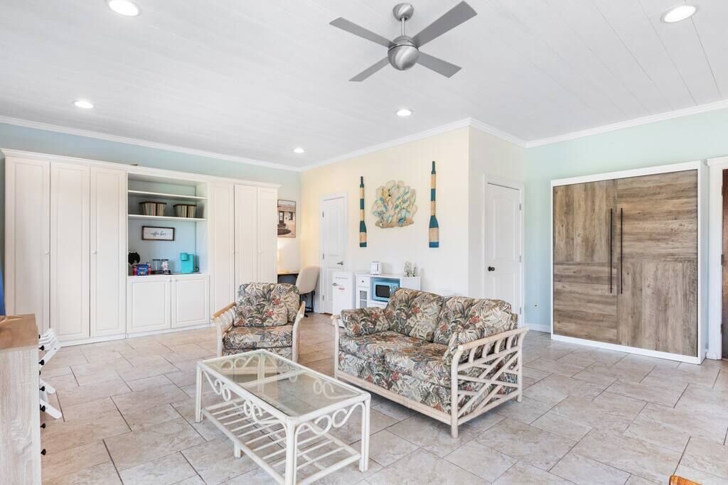 Photo of Livingroom in Ono Island