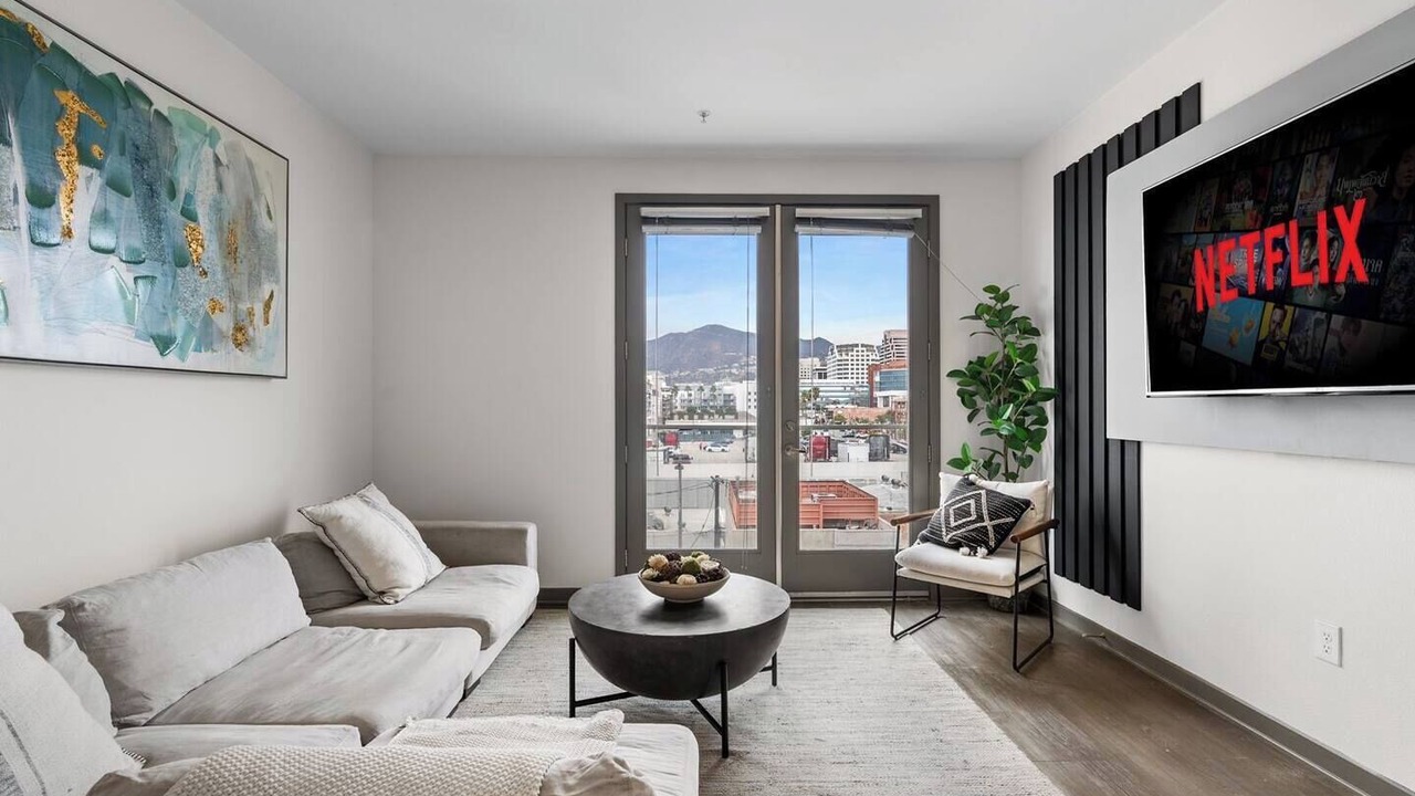 Photo of Livingroom in Downtown