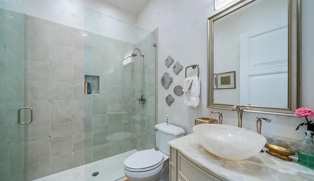 Photo of Bathroom in Port Royal