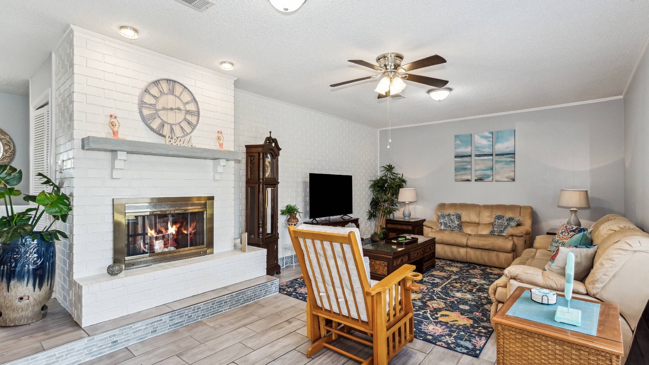 Photo of Livingroom in Ono Island
