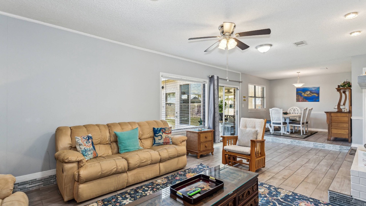Photo of Livingroom in Ono Island