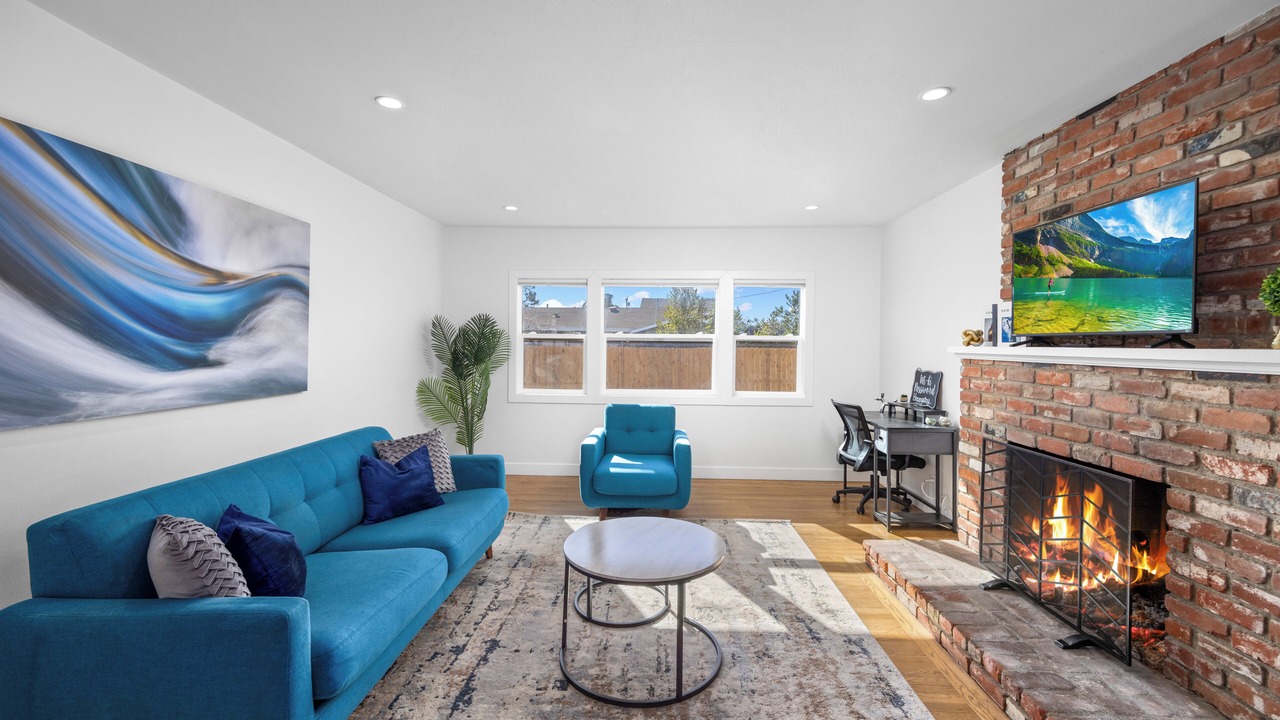 Photo of Livingroom in North Tustin