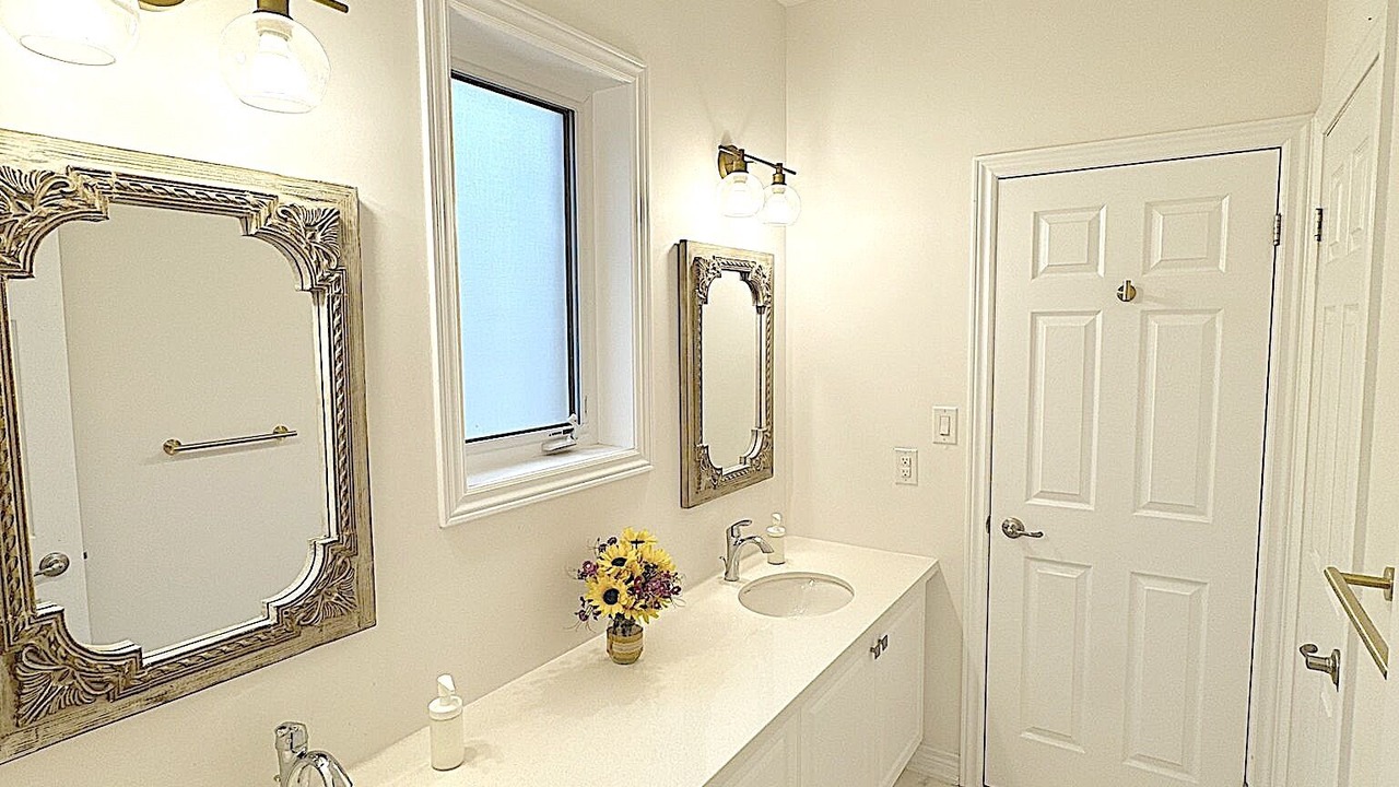 Photo of Bathroom in Oakville