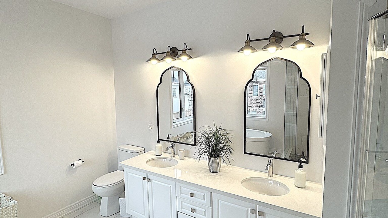 Photo of Bathroom in Oakville