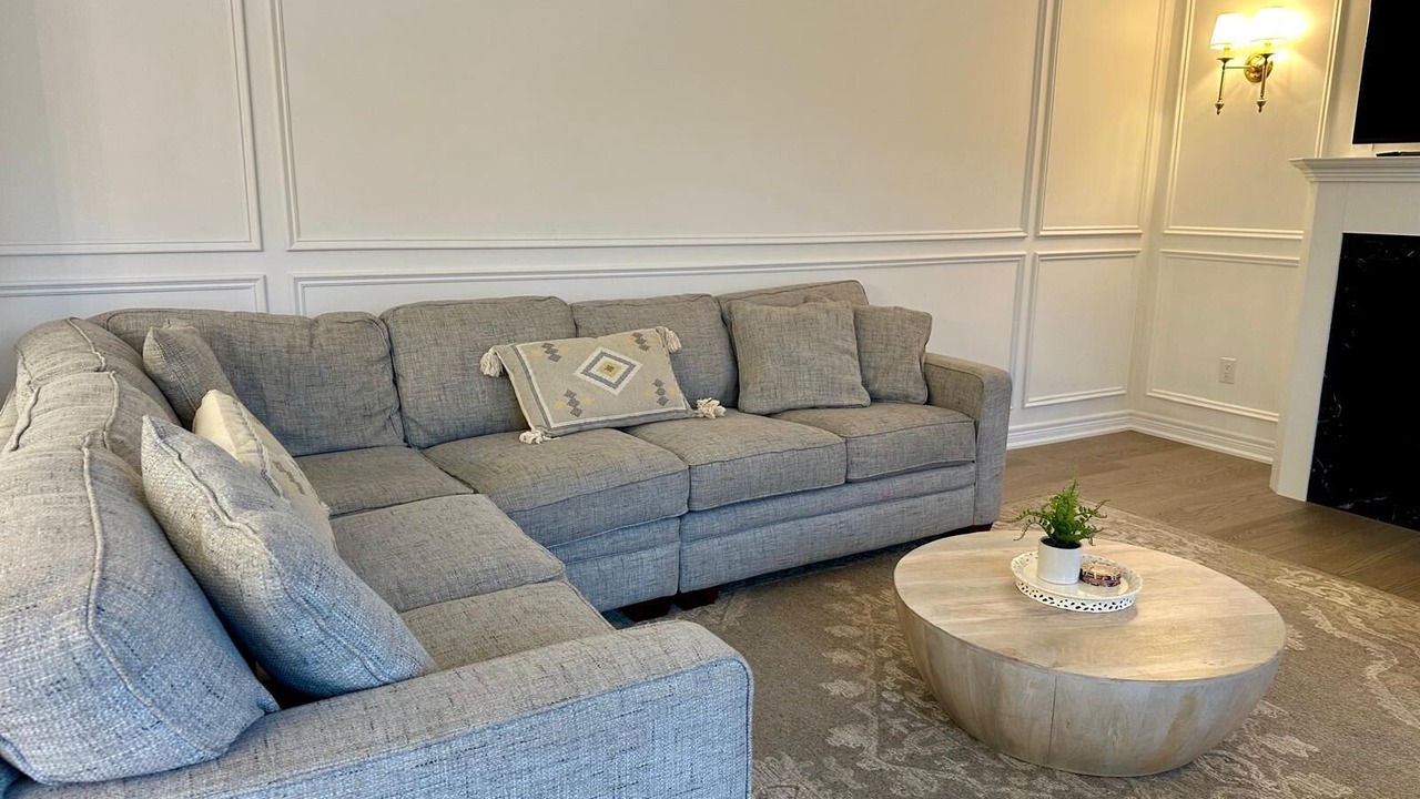 Photo of Livingroom in Oakville