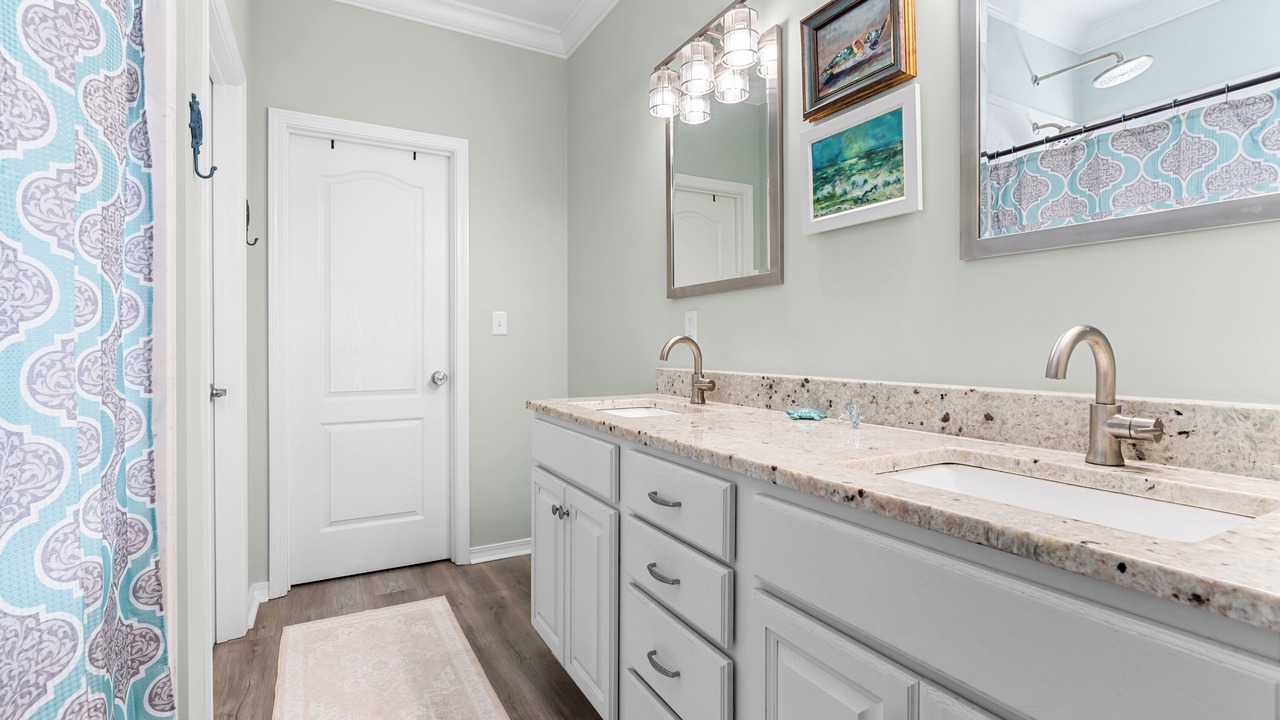 Photo of Bathroom in Pass Chateau Harbor