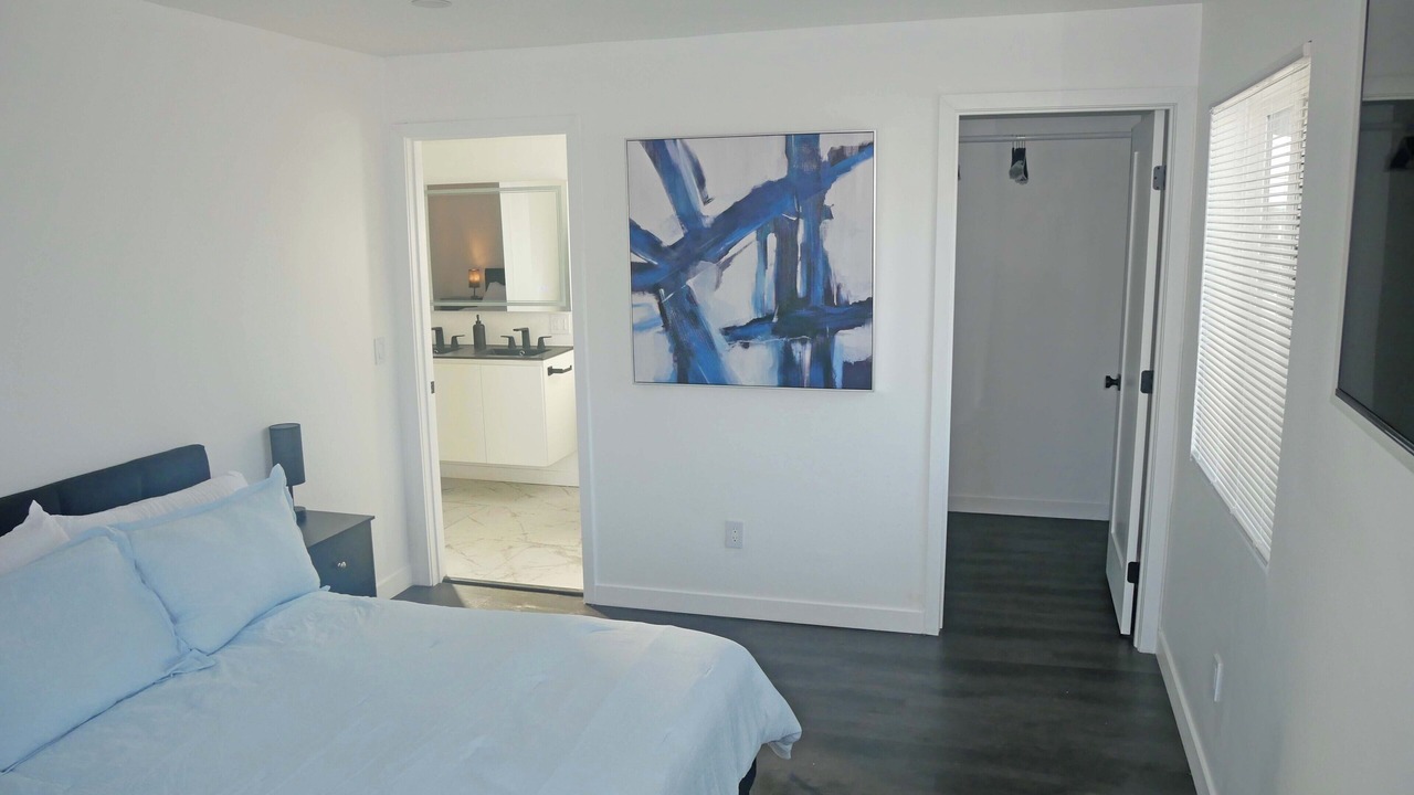 Photo of Bedroom in Mid City