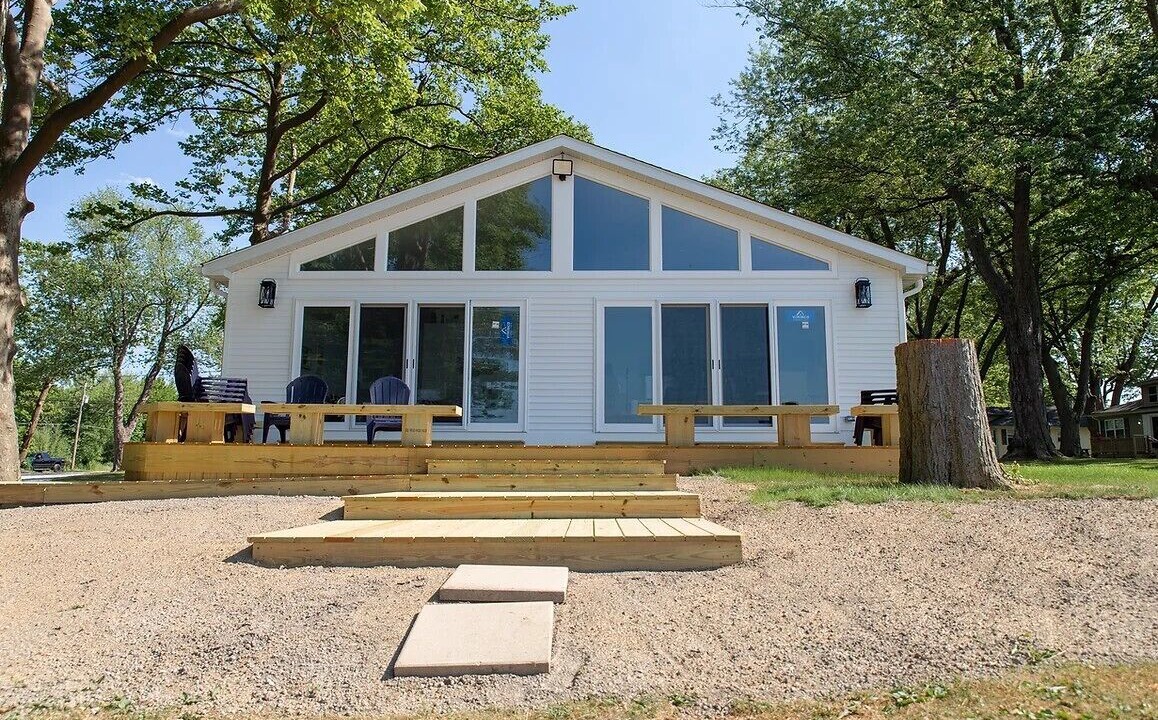 Photo of Patio Balcony in Madison-on-the-Lake