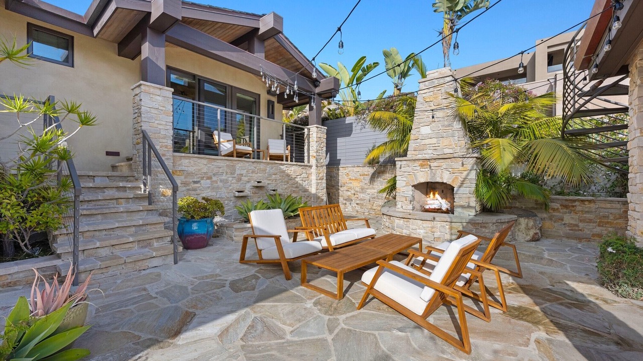Photo of Livingroom in Del Mar Heights