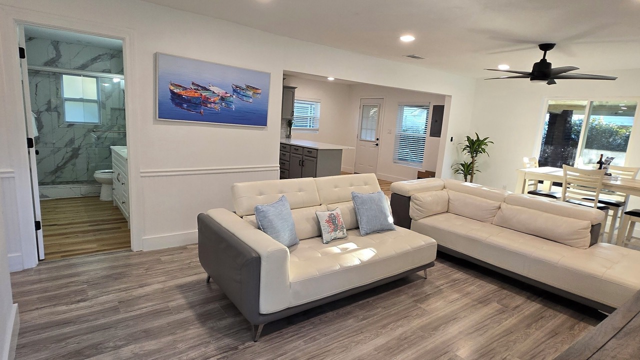 Photo of Livingroom in Ono Island