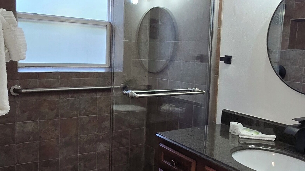 Photo of Bathroom in Ono Island