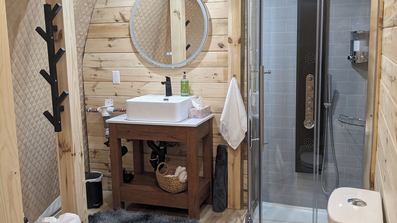 Photo of Bathroom in Saint-Luc-de-Bellechasse
