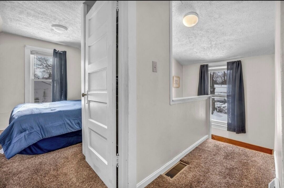 Photo of Bedroom in George Haywood's Lakefront