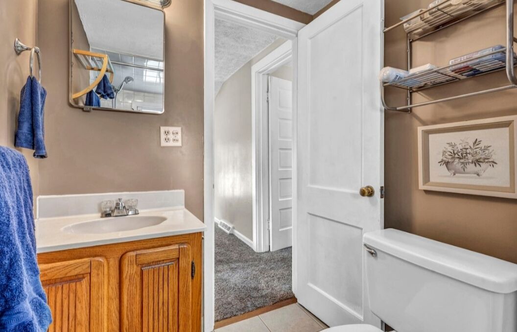 Photo of Bathroom in George Haywood's Lakefront