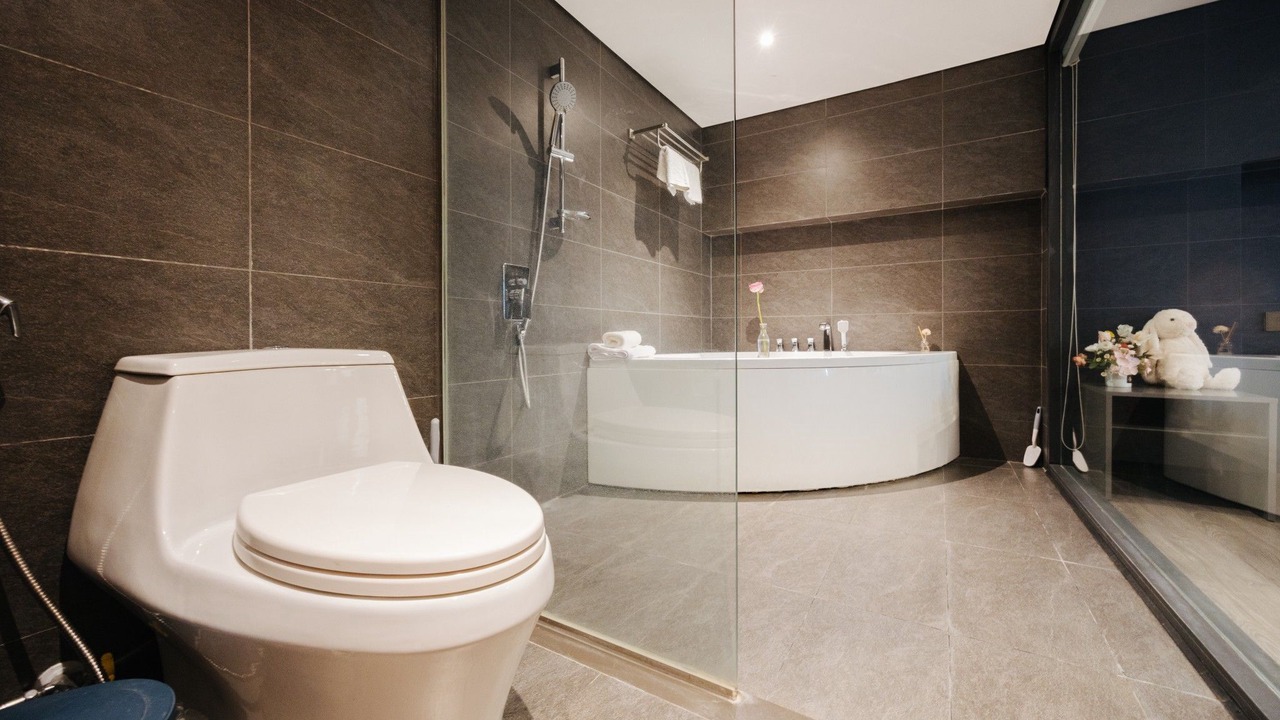 Photo of Bathroom in Tay Ho