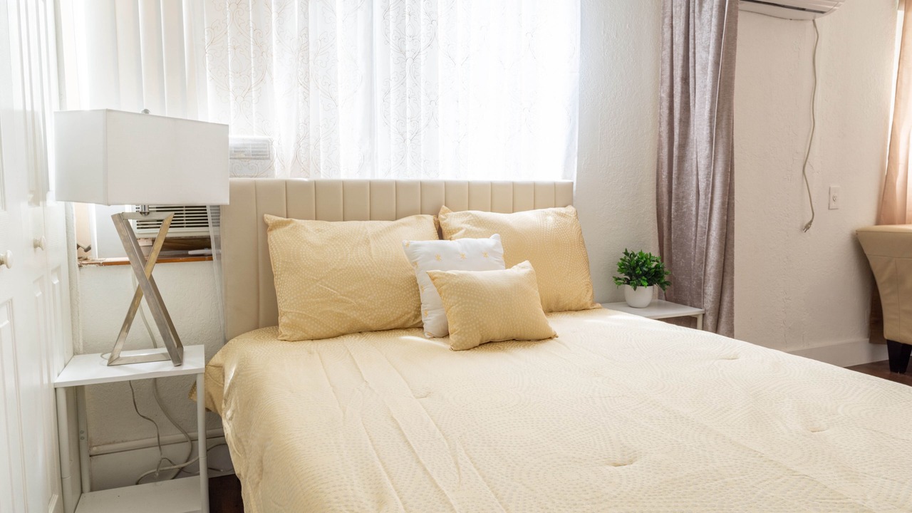 Photo of Bedroom in Biscayne Park