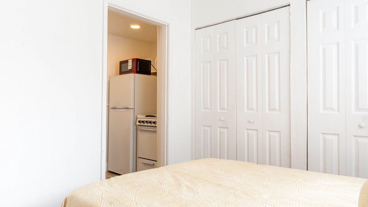 Photo of Bedroom in Biscayne Park